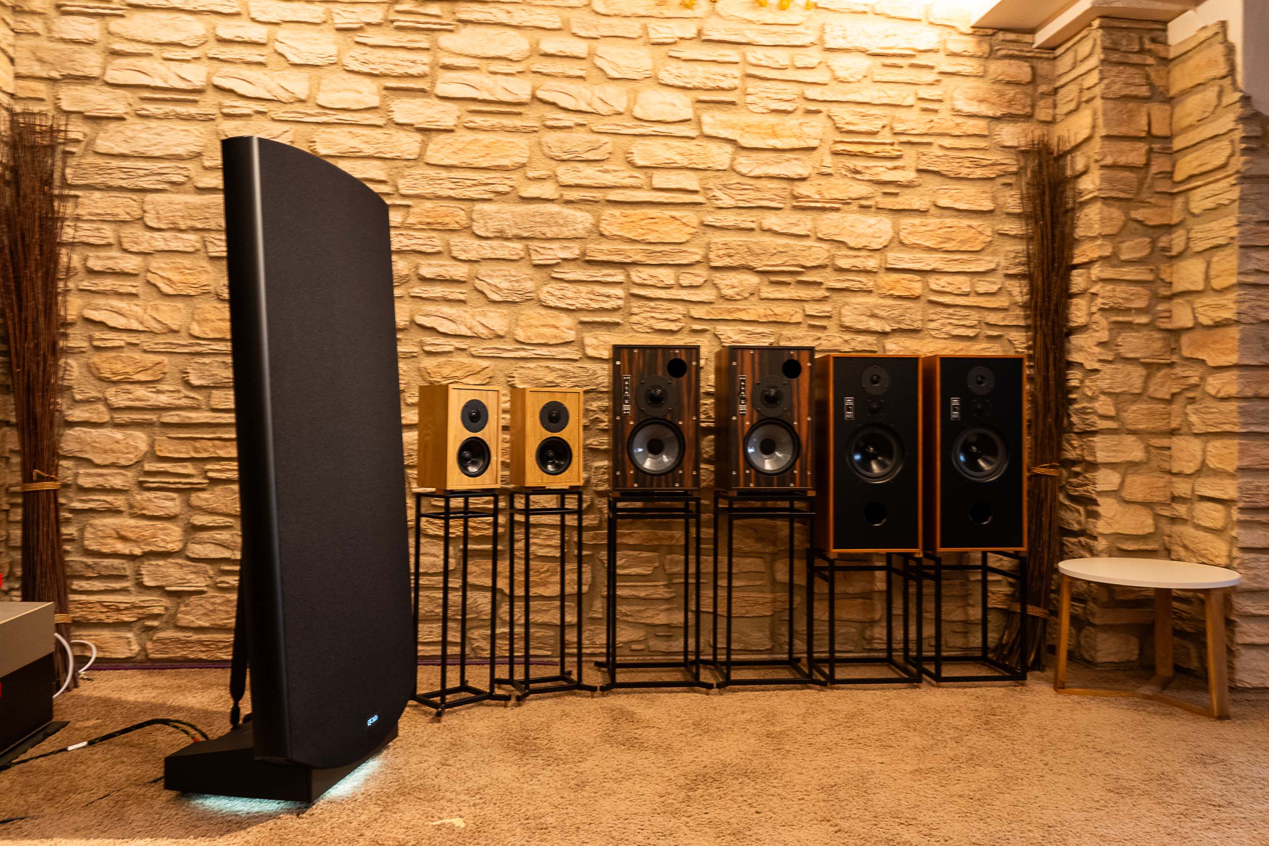 Quad ESL 2912X Elektrostat Seite profil illumino Audio Ergoldabach Studio