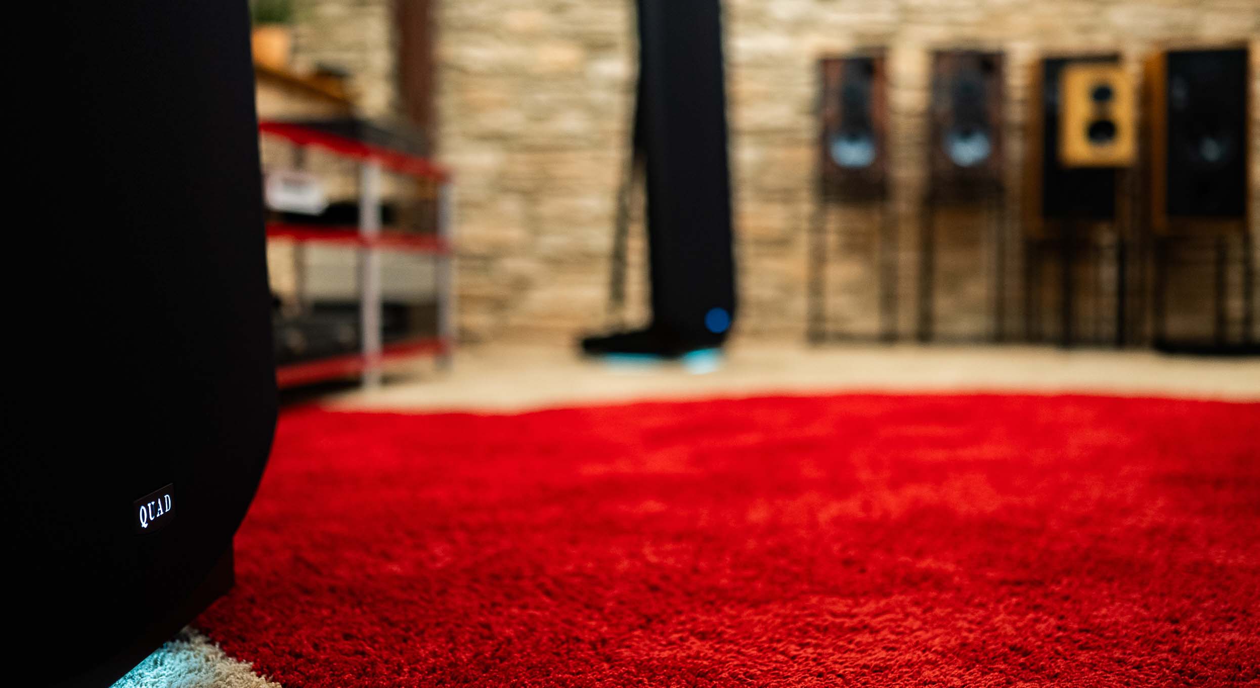 Quad ESL 2912X Elektrostaten Schriftzug illumino